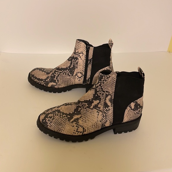 Universal Thread boot - Picture 3 of 6